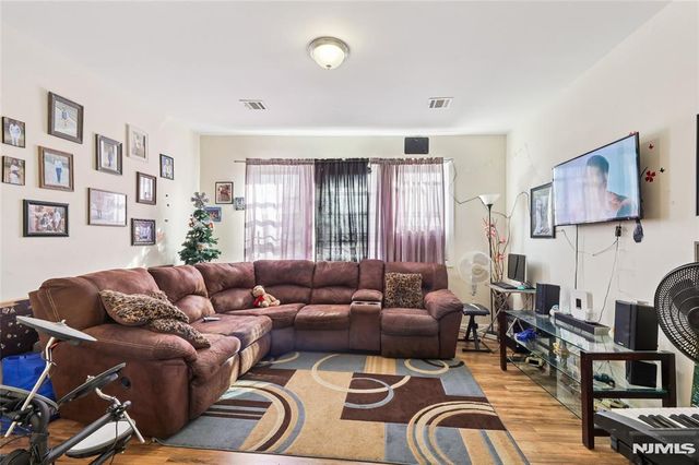 351 Osborne Terrace, Newark, NJ 07112