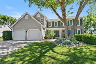 221 Hillwick Lane, Schaumburg, IL 60193