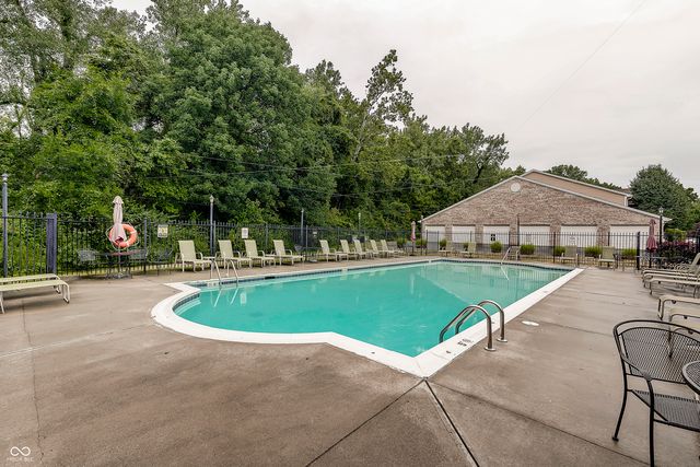 6509 Emerald Hill Court 102, Indianapolis, IN 46237