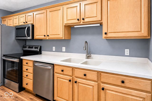6509 Emerald Hill Court 102, Indianapolis, IN 46237