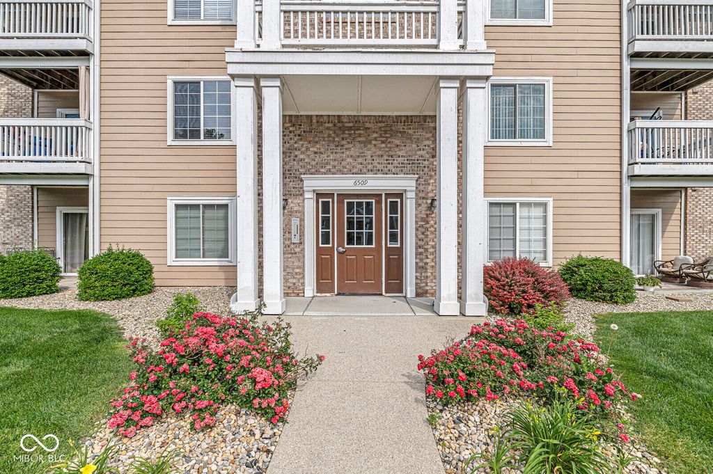 6509 Emerald Hill Court 102, Indianapolis, IN 46237