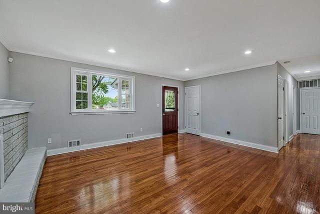 2335 SCOTT KEY DR, District Heights, MD 20747