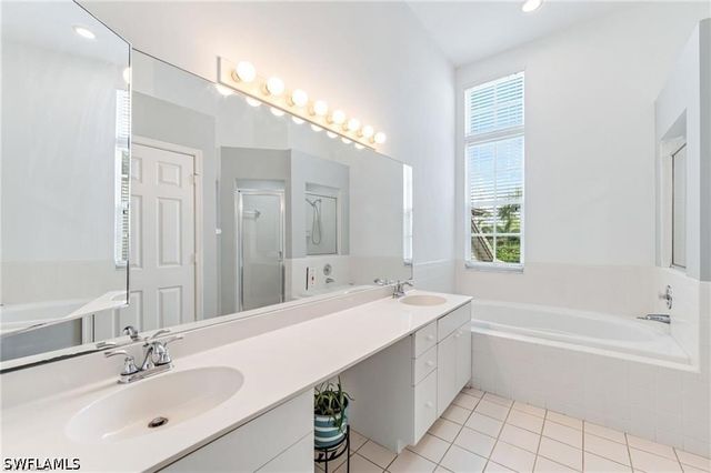 7768 Gardner DR 202, Naples, FL 34109