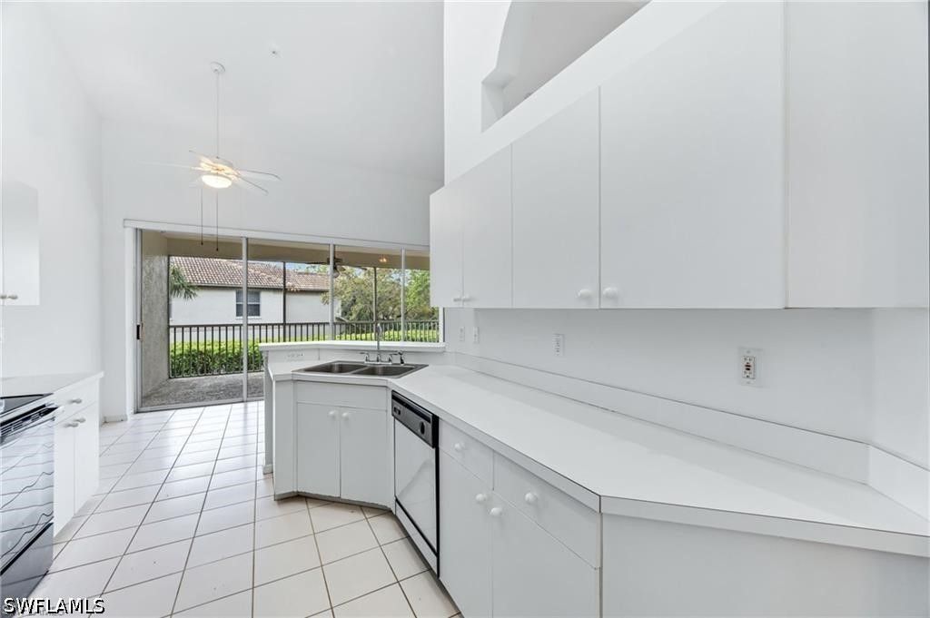 7768 Gardner DR 202, Naples, FL 34109
