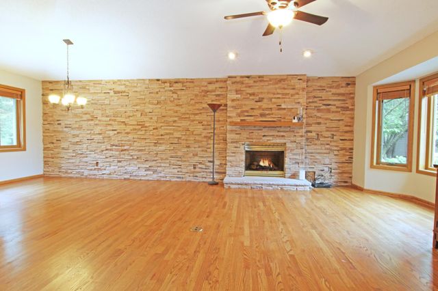 8023 Delano Court, Inver Grove Heights, MN 55076