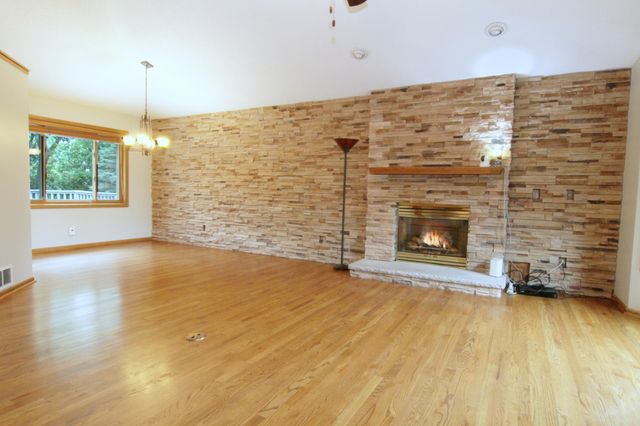 8023 Delano Court, Inver Grove Heights, MN 55076