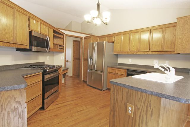 8023 Delano Court, Inver Grove Heights, MN 55076