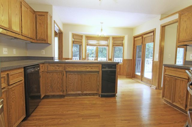 8023 Delano Court, Inver Grove Heights, MN 55076