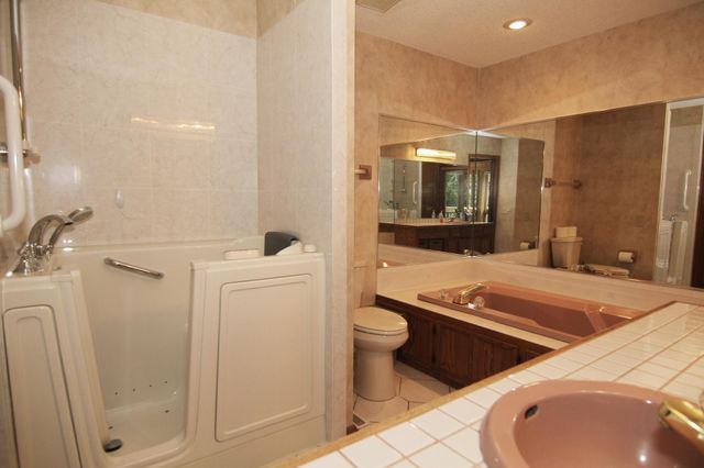 8023 Delano Court, Inver Grove Heights, MN 55076