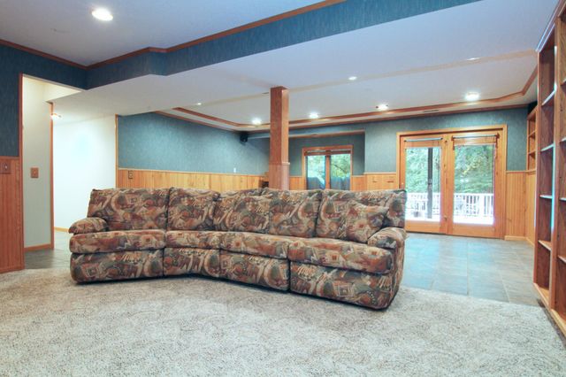 8023 Delano Court, Inver Grove Heights, MN 55076