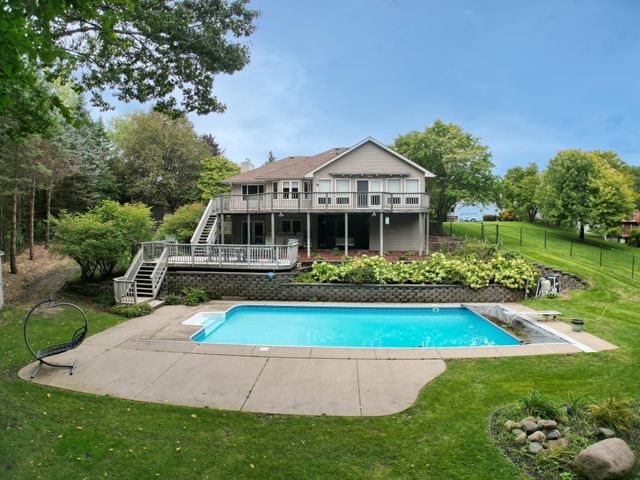 8023 Delano Court, Inver Grove Heights, MN 55076