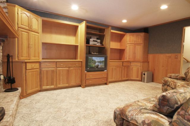 8023 Delano Court, Inver Grove Heights, MN 55076