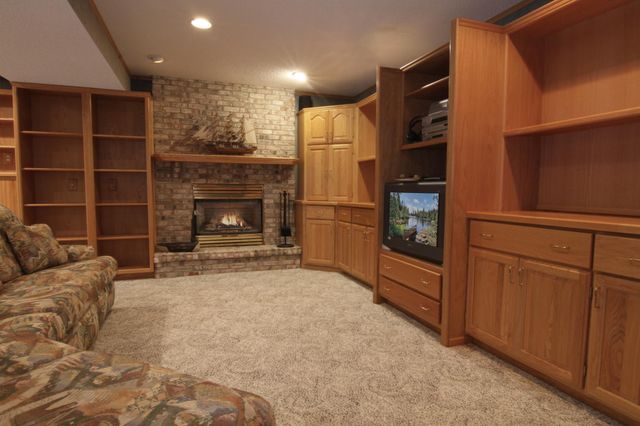 8023 Delano Court, Inver Grove Heights, MN 55076
