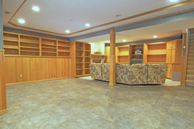 8023 Delano Court, Inver Grove Heights, MN 55076