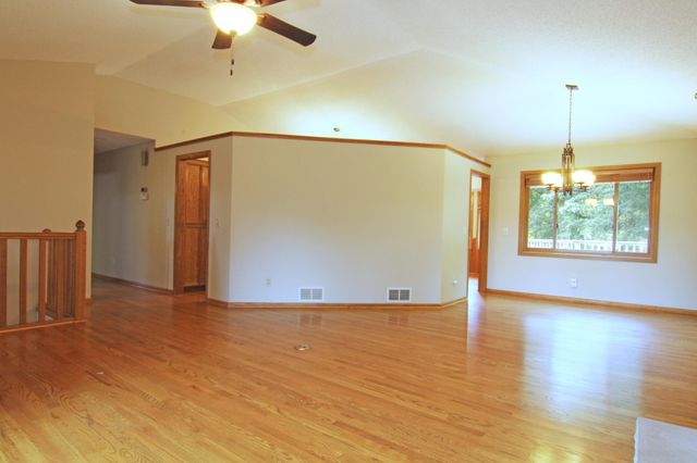 8023 Delano Court, Inver Grove Heights, MN 55076