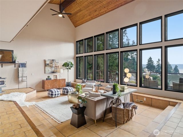 15014 Starr Road SE, Olalla, WA 98359