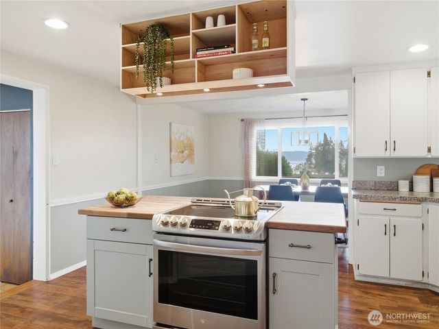 15014 Starr Road SE, Olalla, WA 98359