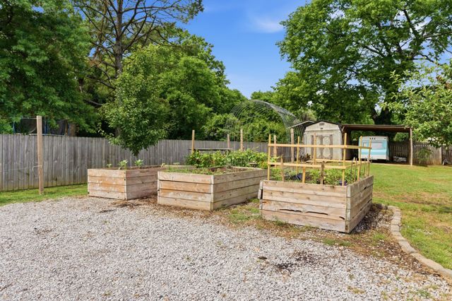 450 Sanders Ferry Rd, Hendersonville, TN 37075