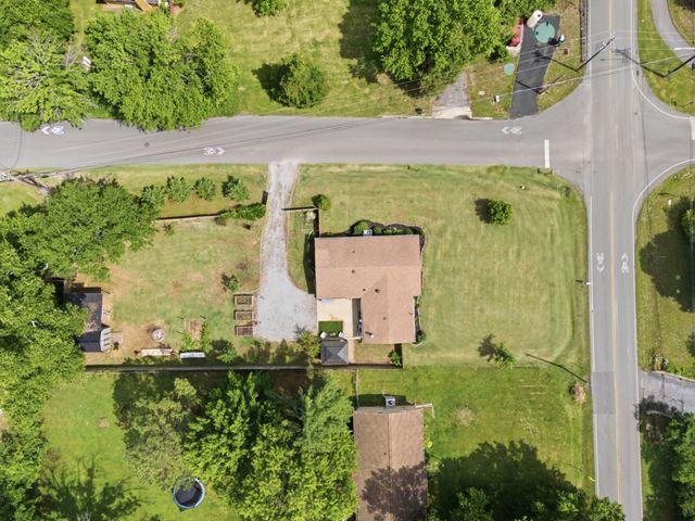 450 Sanders Ferry Rd, Hendersonville, TN 37075