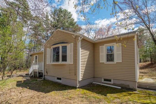 10 Beacon Street, Londonderry, NH 03053