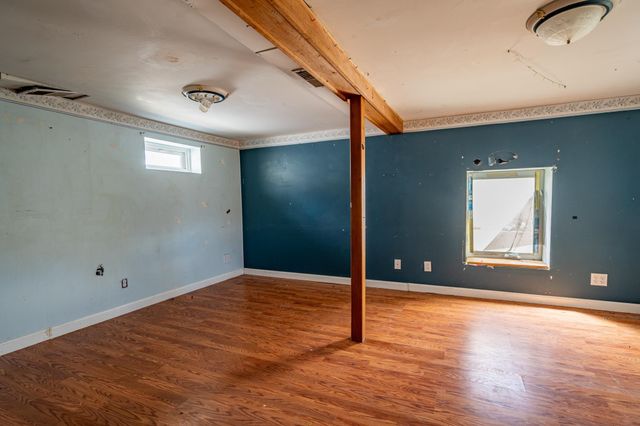 10 Beacon Street, Londonderry, NH 03053