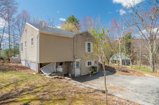 10 Beacon Street, Londonderry, NH 03053