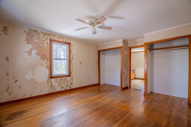 10 Beacon Street, Londonderry, NH 03053