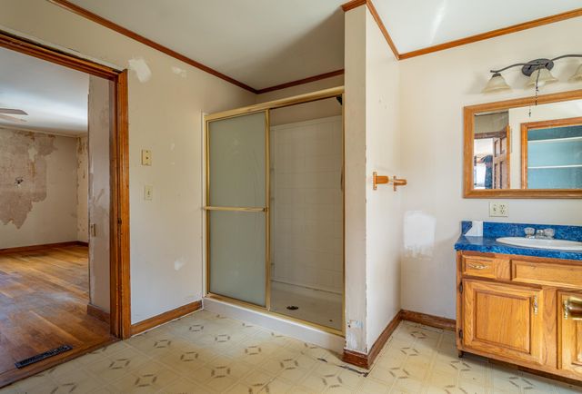 10 Beacon Street, Londonderry, NH 03053