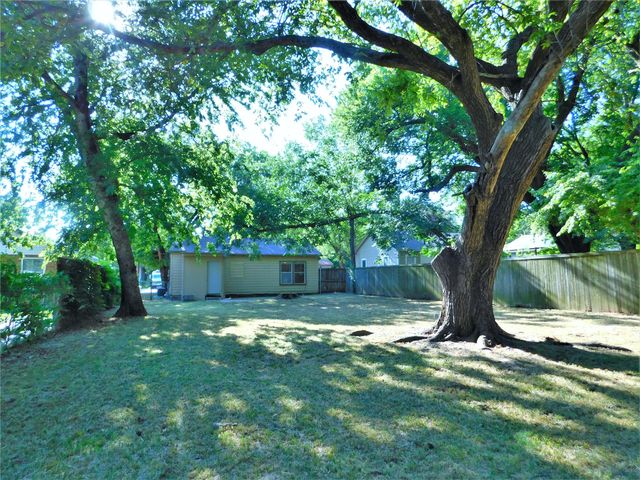 1014 Peak Street, Denton, TX 76201