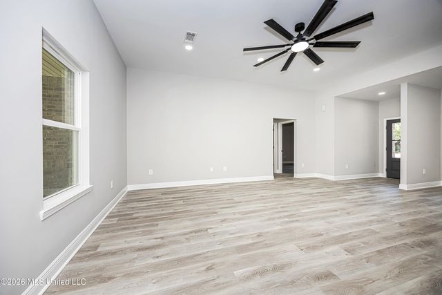 533 Oak Street, Ocean Springs, MS 39564
