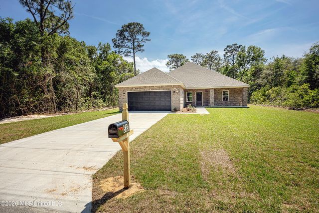 533 Oak Street, Ocean Springs, MS 39564