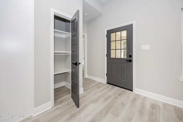 533 Oak Street, Ocean Springs, MS 39564