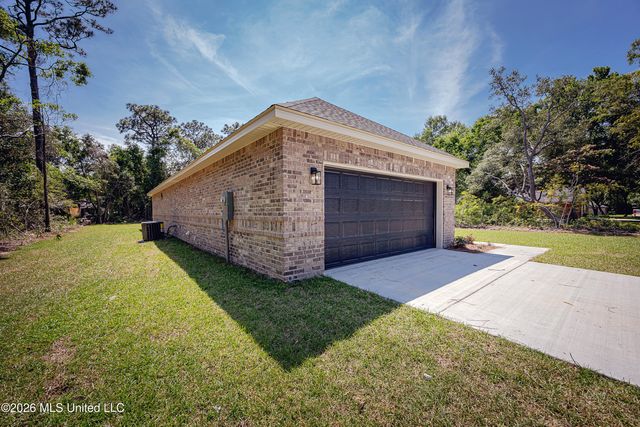 533 Oak Street, Ocean Springs, MS 39564