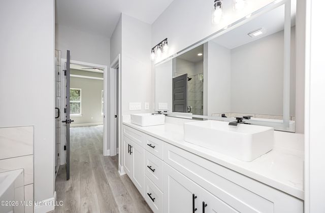 533 Oak Street, Ocean Springs, MS 39564