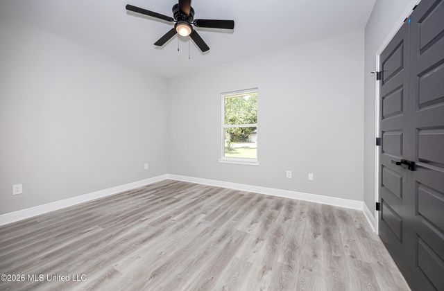 533 Oak Street, Ocean Springs, MS 39564
