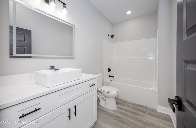 533 Oak Street, Ocean Springs, MS 39564