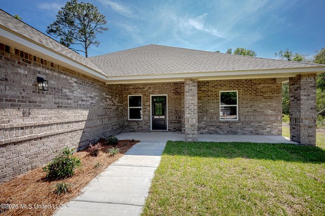533 Oak Street, Ocean Springs, MS 39564