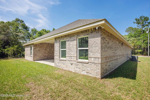533 Oak Street, Ocean Springs, MS 39564