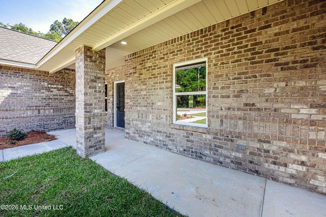 533 Oak Street, Ocean Springs, MS 39564