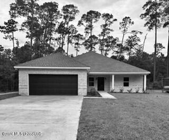 533 Oak Street, Ocean Springs, MS 39564