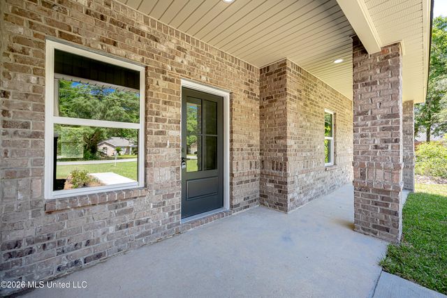 533 Oak Street, Ocean Springs, MS 39564