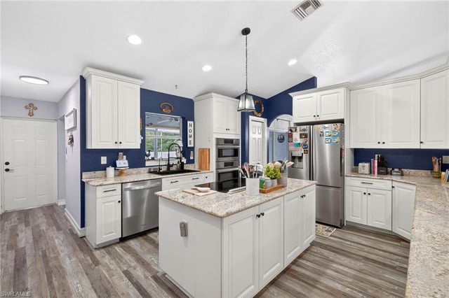 2807 52nd ST SW, Lehigh Acres, FL 33976