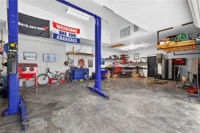 2807 52nd ST SW, Lehigh Acres, FL 33976