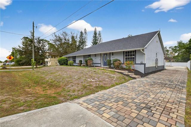 2807 52nd ST SW, Lehigh Acres, FL 33976