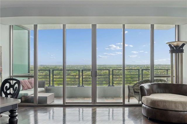 700 Park Regency Place NE 2002, Atlanta, GA 30326