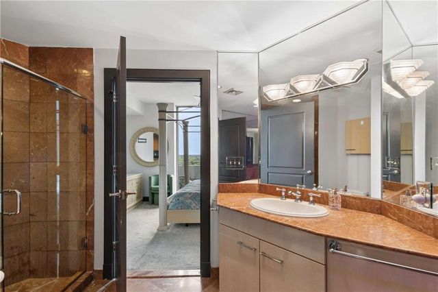 700 Park Regency Place NE 2002, Atlanta, GA 30326