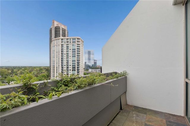 700 Park Regency Place NE 2002, Atlanta, GA 30326