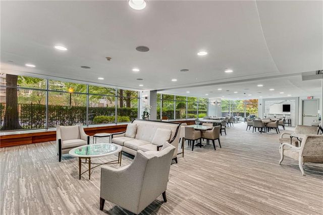 700 Park Regency Place NE 2002, Atlanta, GA 30326