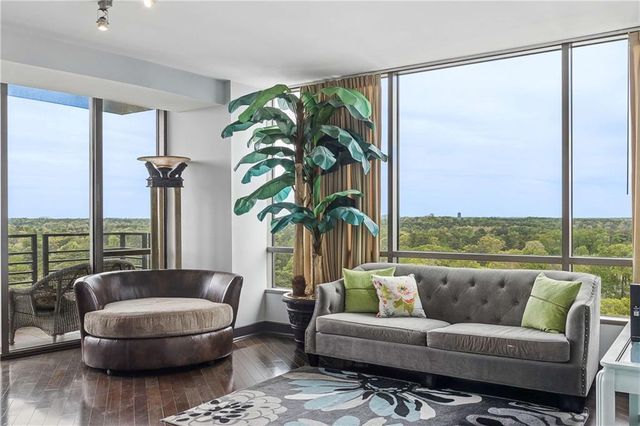 700 Park Regency Place NE 2002, Atlanta, GA 30326