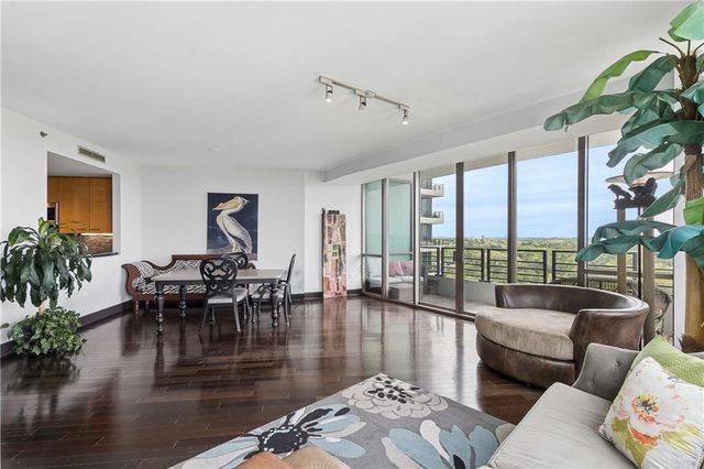 700 Park Regency Place NE 2002, Atlanta, GA 30326